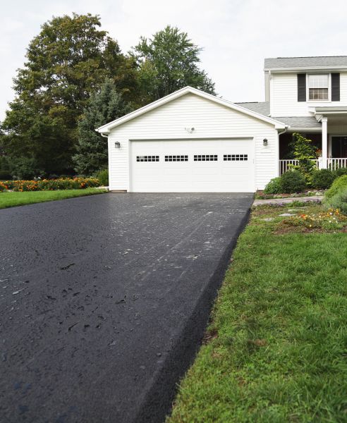 Blacktop Driveway Paving in Beaumont