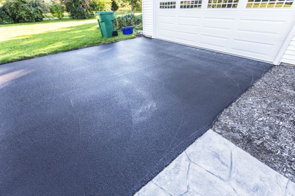 Blacktop Driveway Service in Beaumont